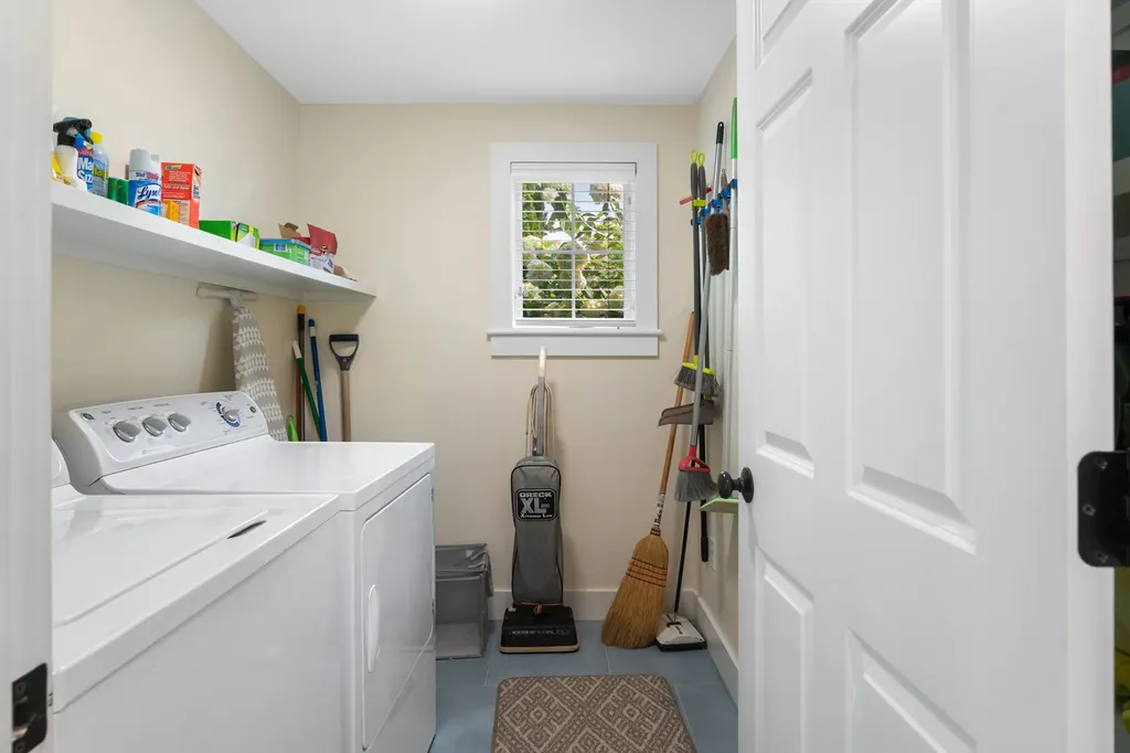 1 Rowland Avenue Oak Bluffs MA 02557