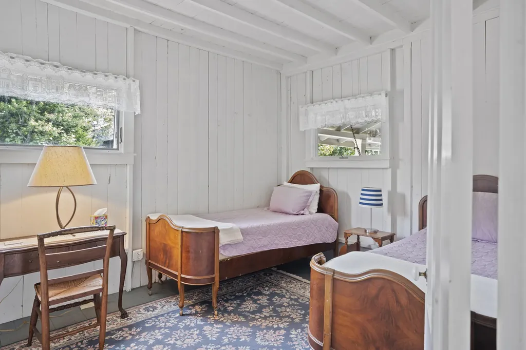 1 Rowland Avenue Oak Bluffs MA 02557