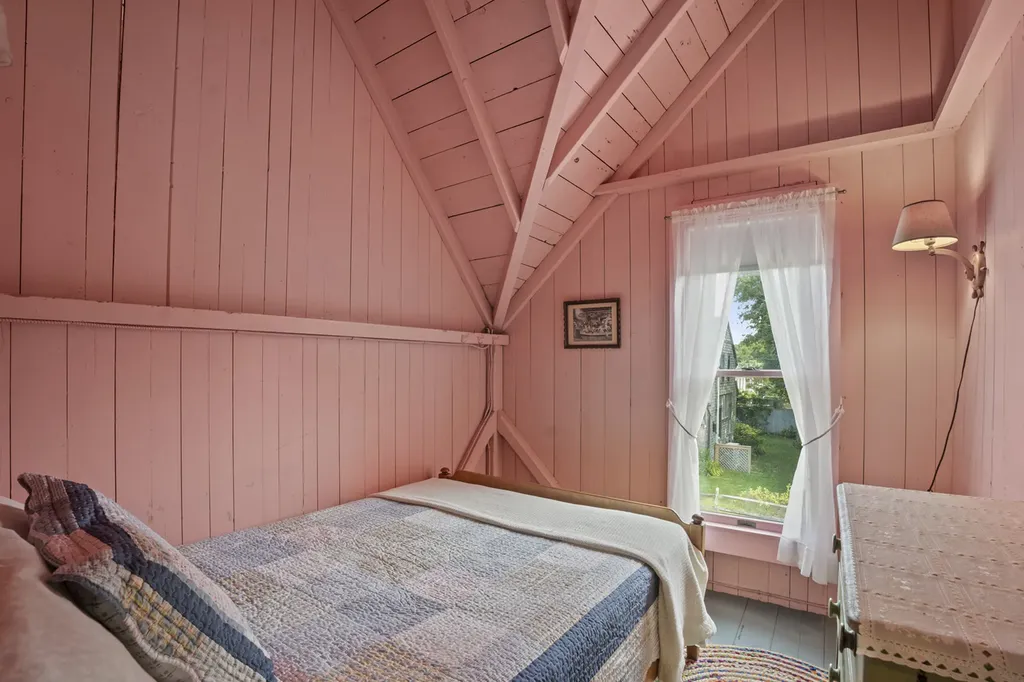 1 Rowland Avenue Oak Bluffs MA 02557