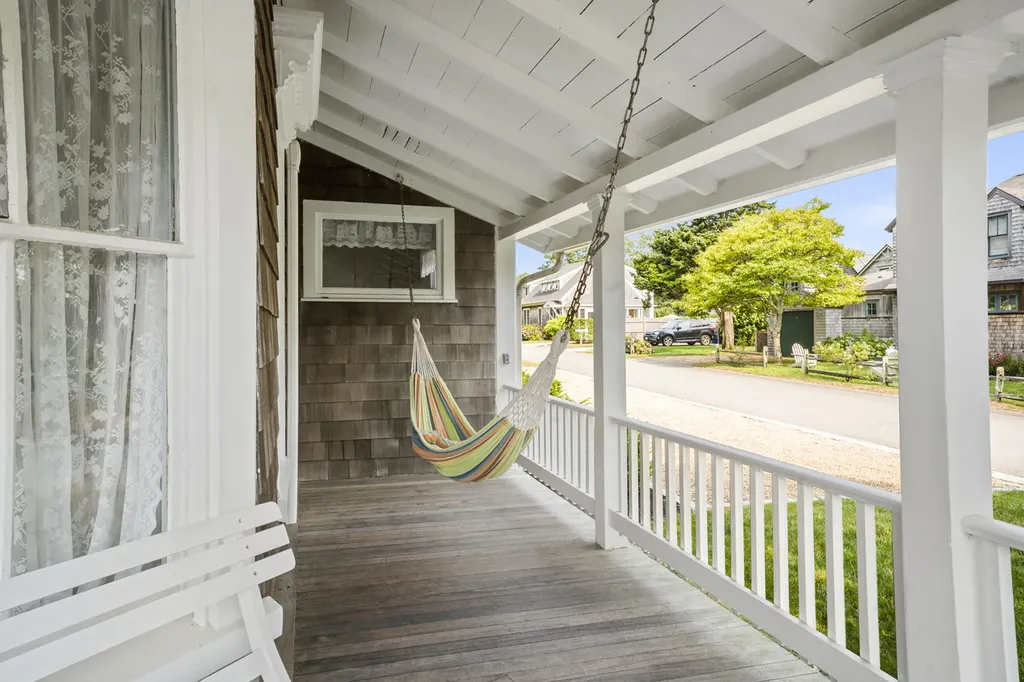 1 Rowland Avenue Oak Bluffs MA 02557