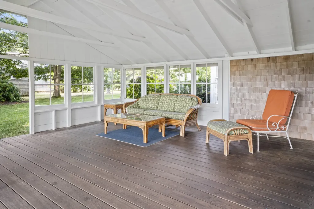 1 Rowland Avenue Oak Bluffs MA 02557