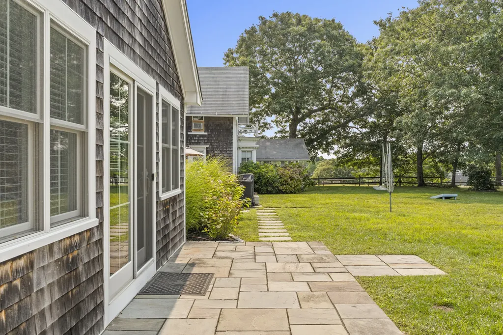 1 Rowland Avenue Oak Bluffs MA 02557