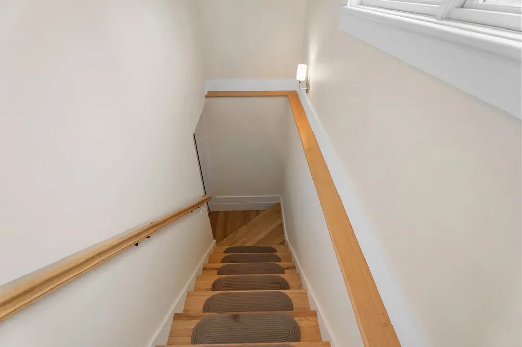 1 Rowland Avenue Oak Bluffs MA 02557