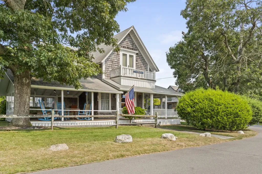 1 Rowland Avenue Oak Bluffs MA 02557