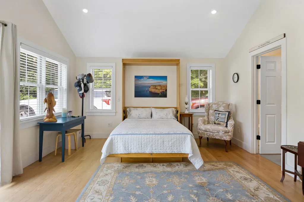 1 Rowland Avenue Oak Bluffs MA 02557