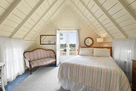 1 Rowland Avenue Oak Bluffs MA 02557