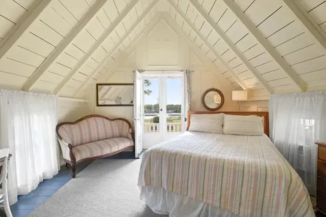 1 Rowland Avenue Oak Bluffs MA 02557