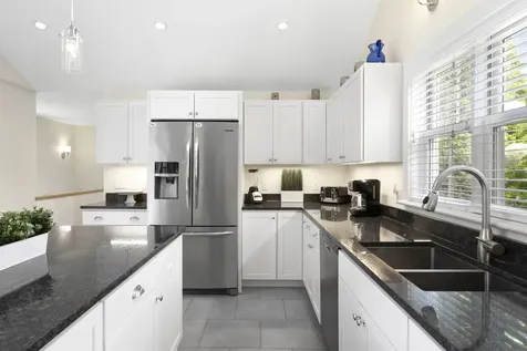 1 Rowland Avenue Oak Bluffs MA 02557