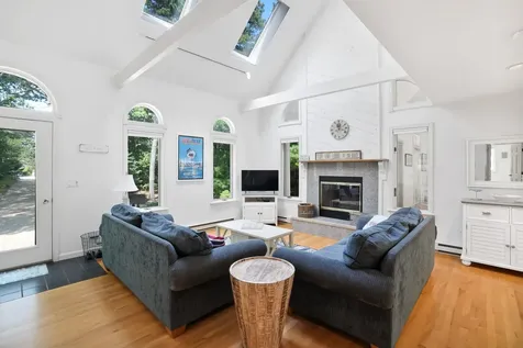 12 Duarte Circle Edgartown MA 02539