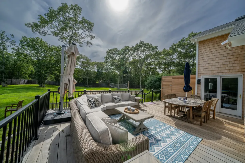 229 Oak Lane West Tisbury MA 02575