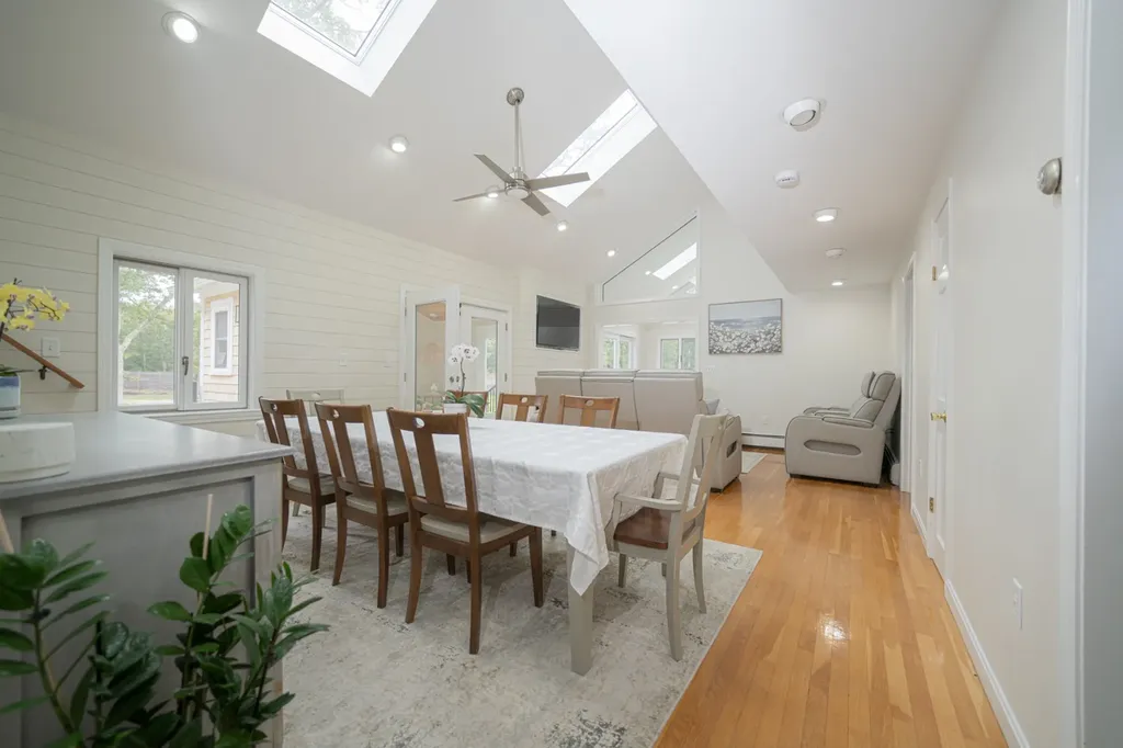 229 Oak Lane West Tisbury MA 02575