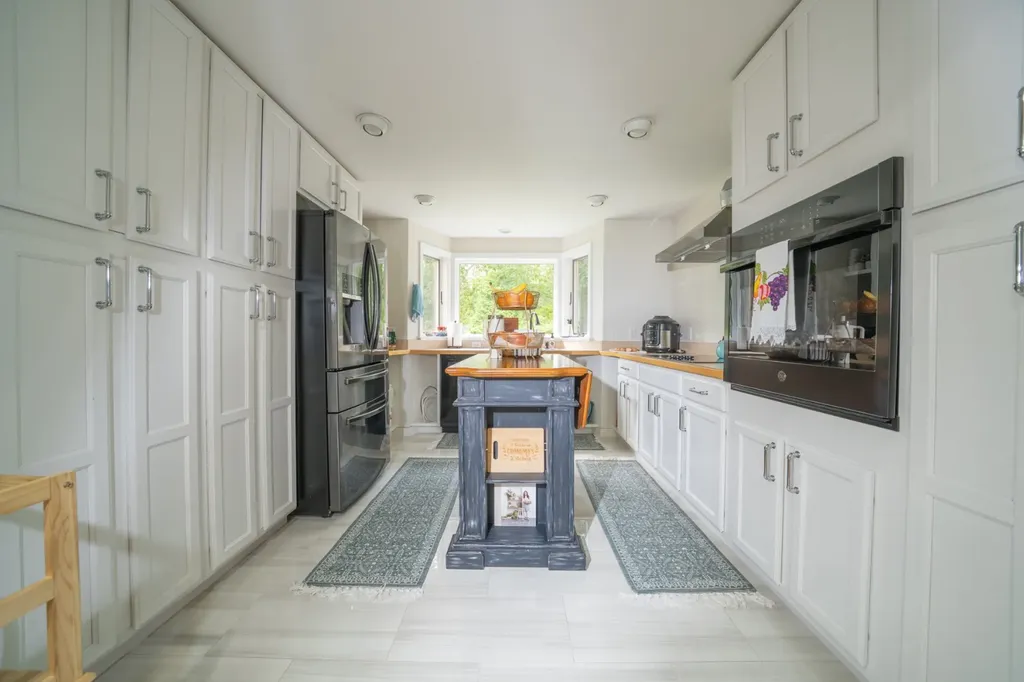 229 Oak Lane West Tisbury MA 02575