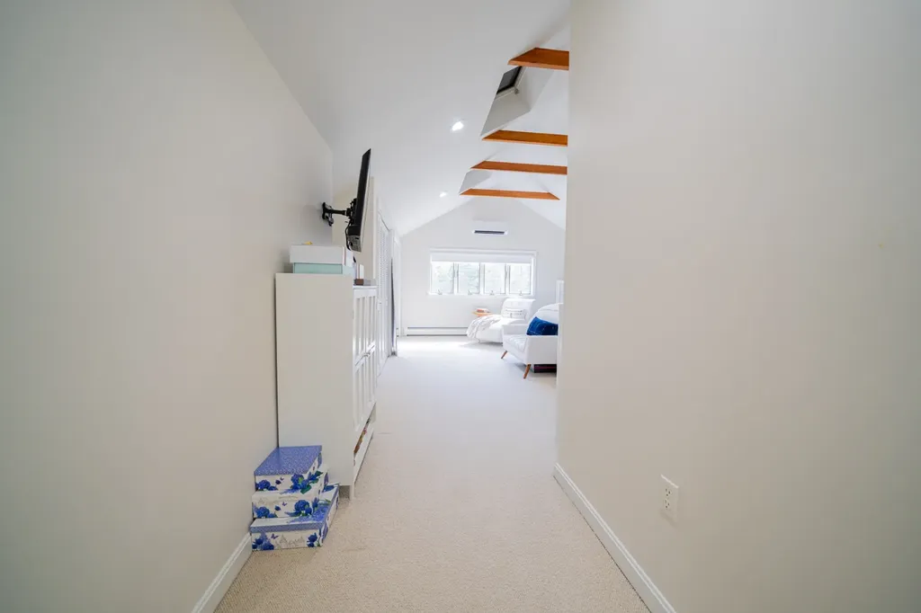 229 Oak Lane West Tisbury MA 02575