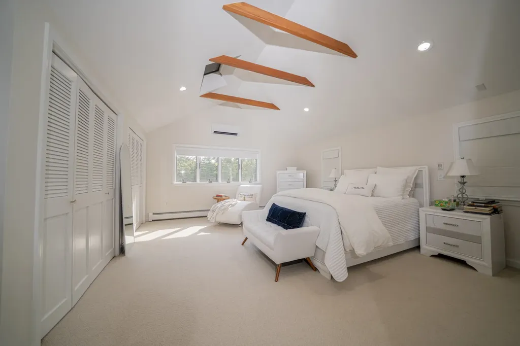 229 Oak Lane West Tisbury MA 02575