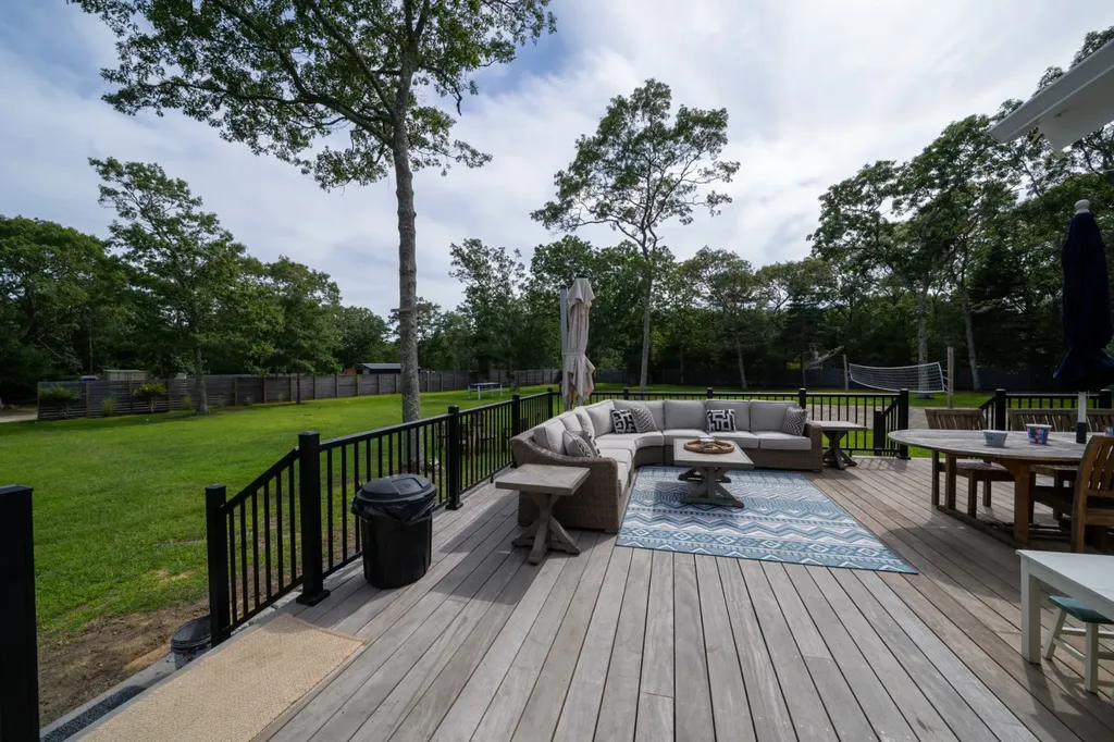 229 Oak Lane West Tisbury MA 02575