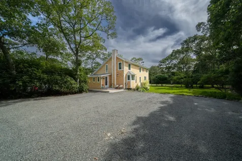 229 Oak Lane West Tisbury MA 02575