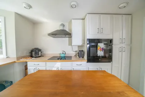 229 Oak Lane West Tisbury MA 02575