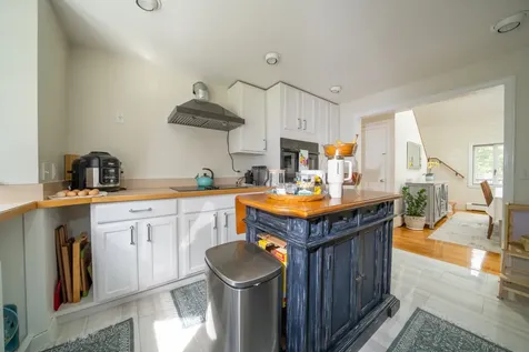 229 Oak Lane West Tisbury MA 02575