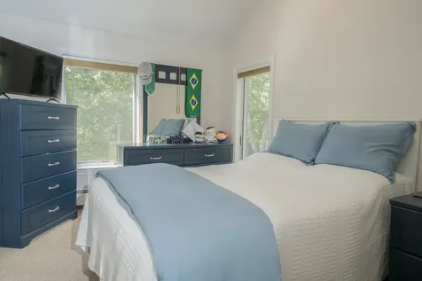 229 Oak Lane West Tisbury MA 02575