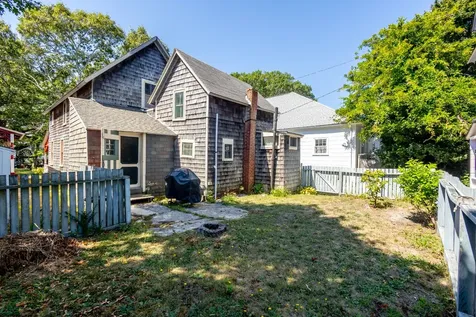 41 Trinity Park Oak Bluffs MA 02557