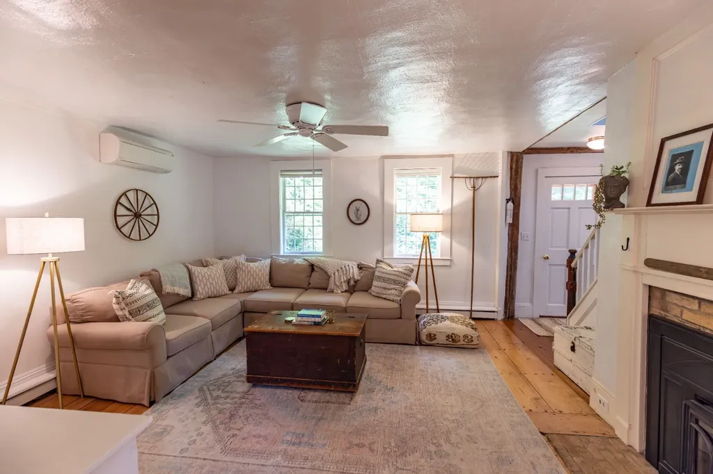 10 Dan'ls Way West Tisbury MA 02575