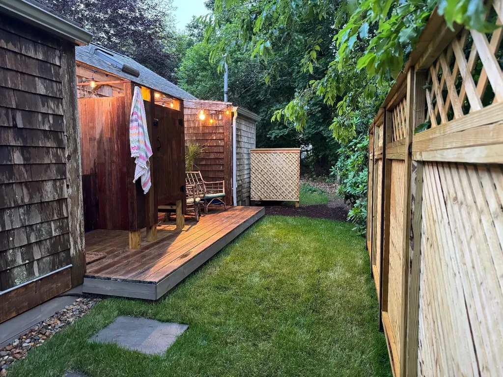 10 Dan'ls Way West Tisbury MA 02575