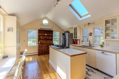 10 Dan'ls Way West Tisbury MA 02575