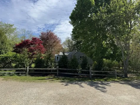 10 Dan'ls Way West Tisbury MA 02575