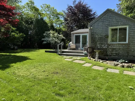 10 Dan'ls Way West Tisbury MA 02575