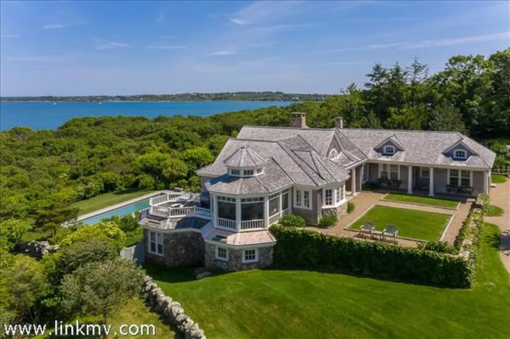 7 Clay Pit Lane Aquinnah MA 02535