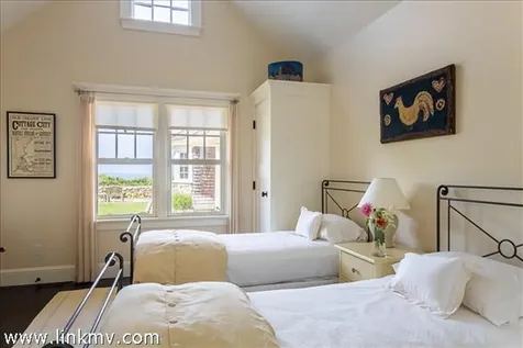 7 Clay Pit Lane Aquinnah MA 02535