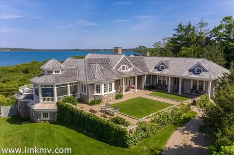 7 Clay Pit Lane Aquinnah MA 02535