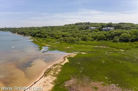 7 Clay Pit Lane Aquinnah MA 02535