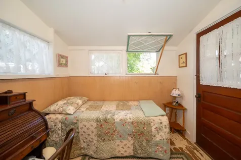 16 Cottage Park Oak Bluffs MA 02557