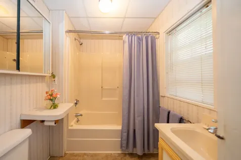 16 Cottage Park Oak Bluffs MA 02557