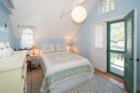 16 Cottage Park Oak Bluffs MA 02557
