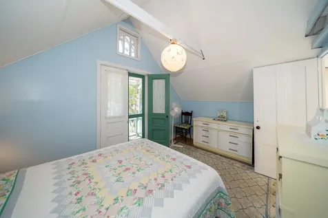 16 Cottage Park Oak Bluffs MA 02557