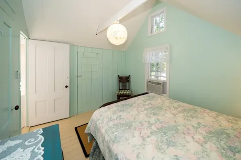 16 Cottage Park Oak Bluffs MA 02557