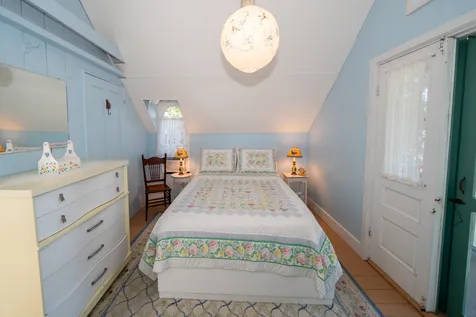 16 Cottage Park Oak Bluffs MA 02557