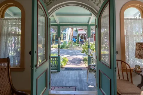 16 Cottage Park Oak Bluffs MA 02557