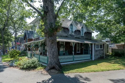 16 Cottage Park Oak Bluffs MA 02557