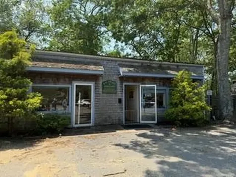 395 State Road Vineyard Haven MA 02568