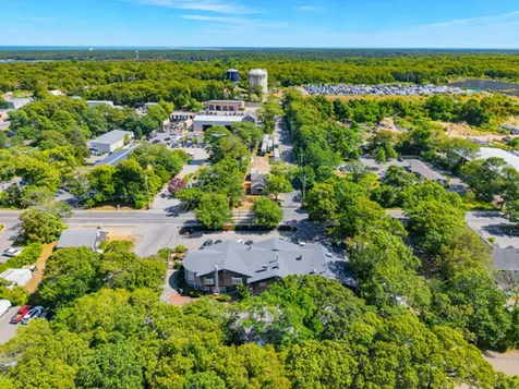 395 State Road Vineyard Haven MA 02568