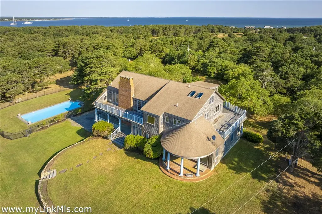 Edgartown MA, 56 North Neck Road