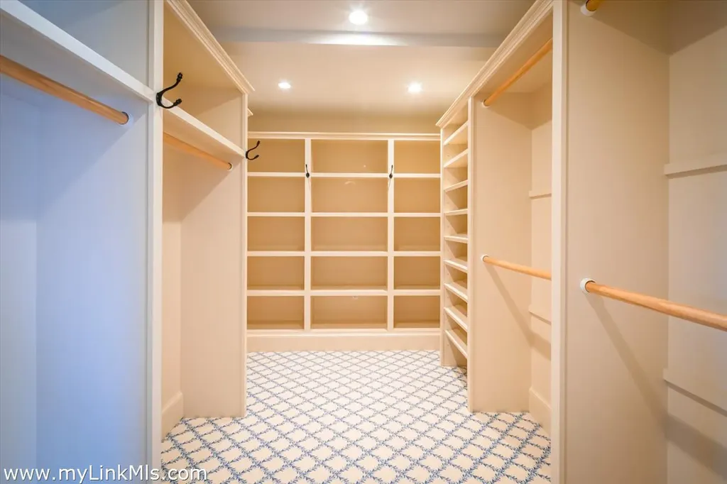 56 North Neck Road Edgartown MA 02539