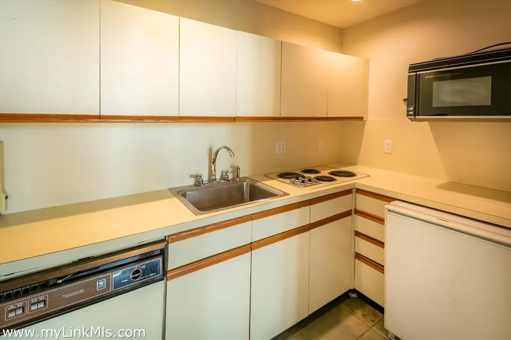 56 North Neck Road Edgartown MA 02539