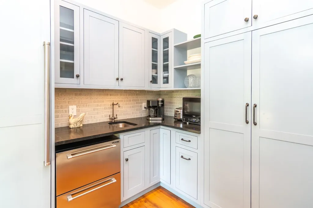 15 Old Farm Road Chilmark MA 02535