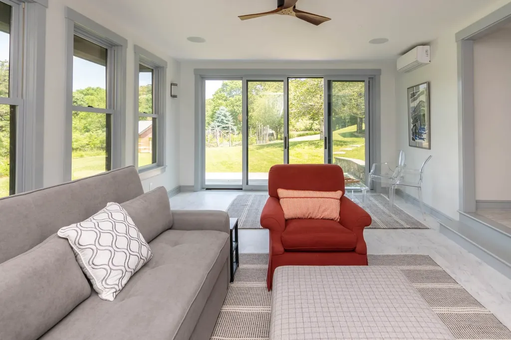 15 Old Farm Road Chilmark MA 02535