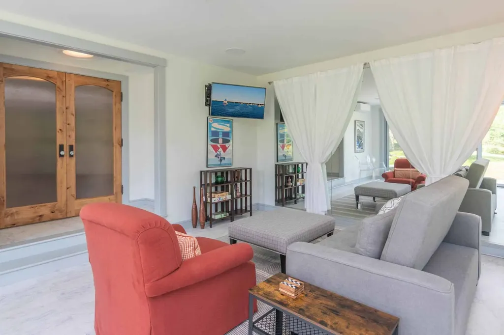 15 Old Farm Road Chilmark MA 02535