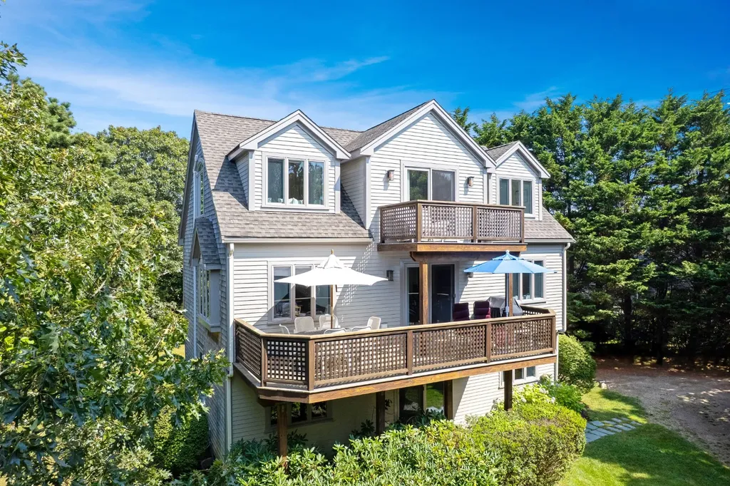 23 Thaxter Lane Edgartown MA 02539